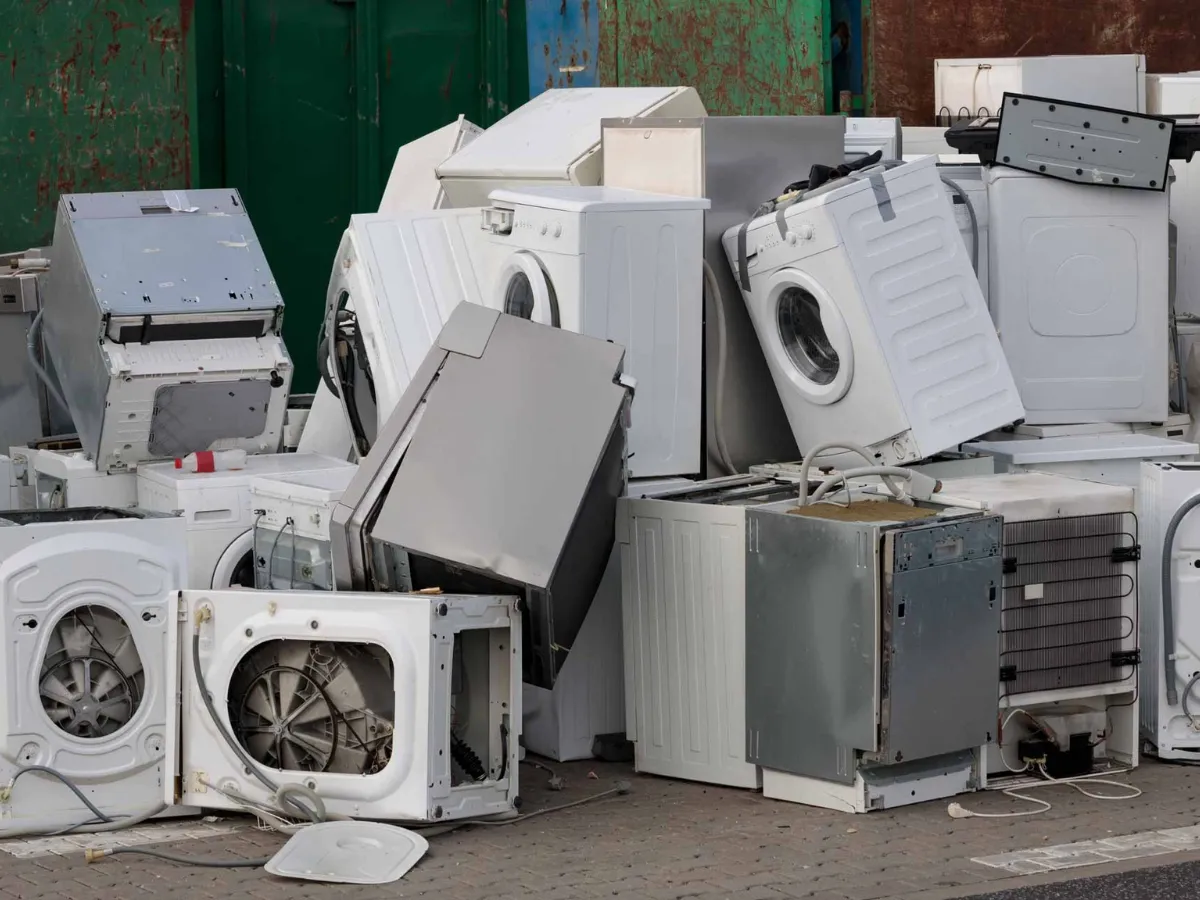 Appliance removal service image