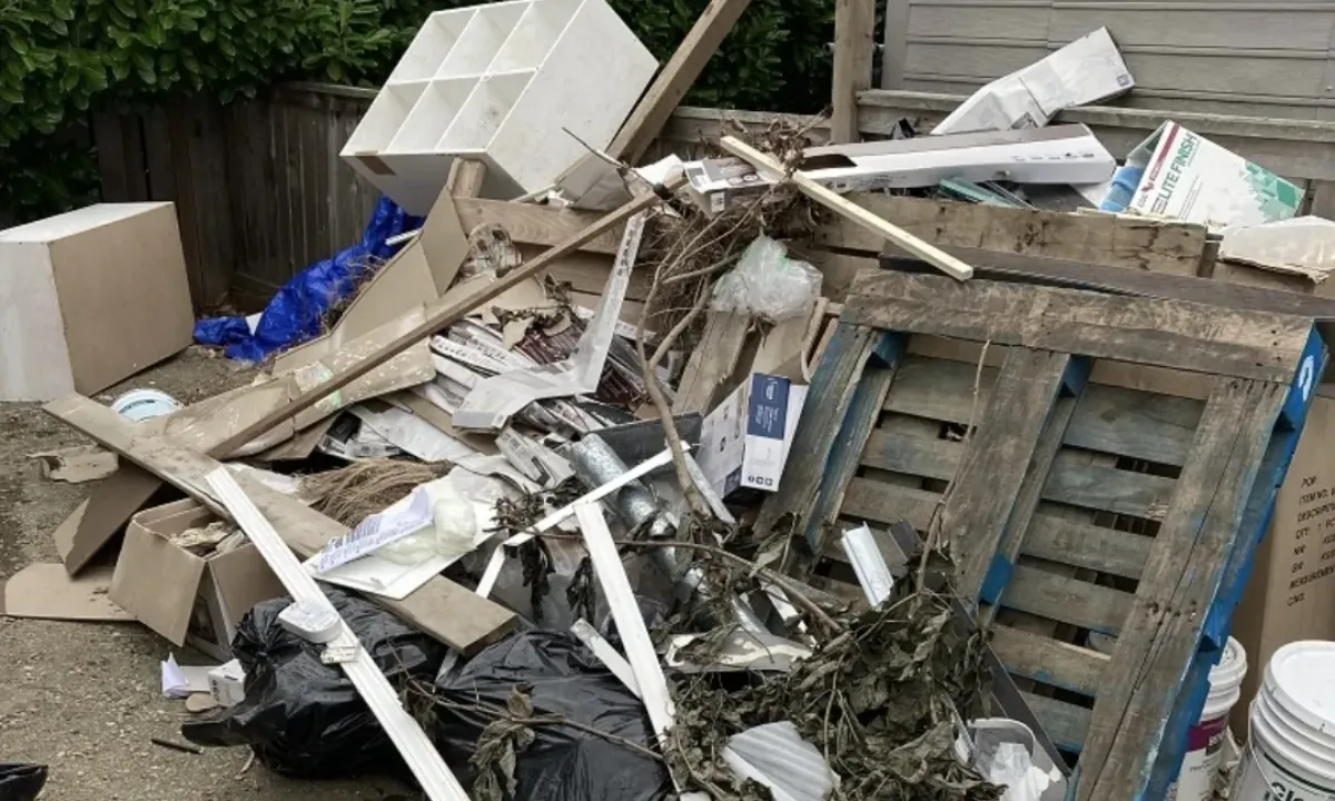 Mixed junk and debris